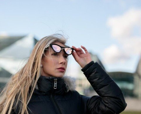 Are Photochromic Lenses Suitable for People Who Spend Long Hours Outdoors or Driving?